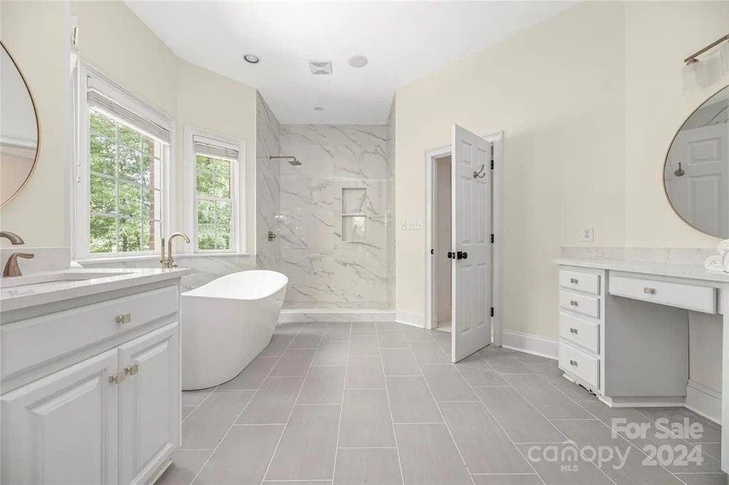 For Sale 629 Ardrey Cir, Davidson, NC 28036