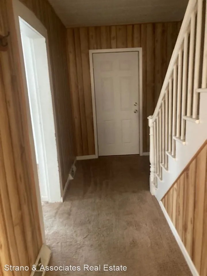 1465 N 6th St, Mascoutah, IL 62258 Home for Rent