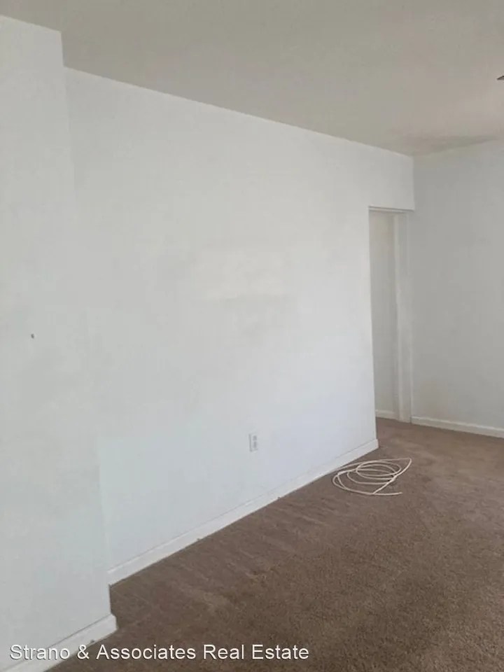 1465 N 6th St, Mascoutah, IL 62258 Home for Rent