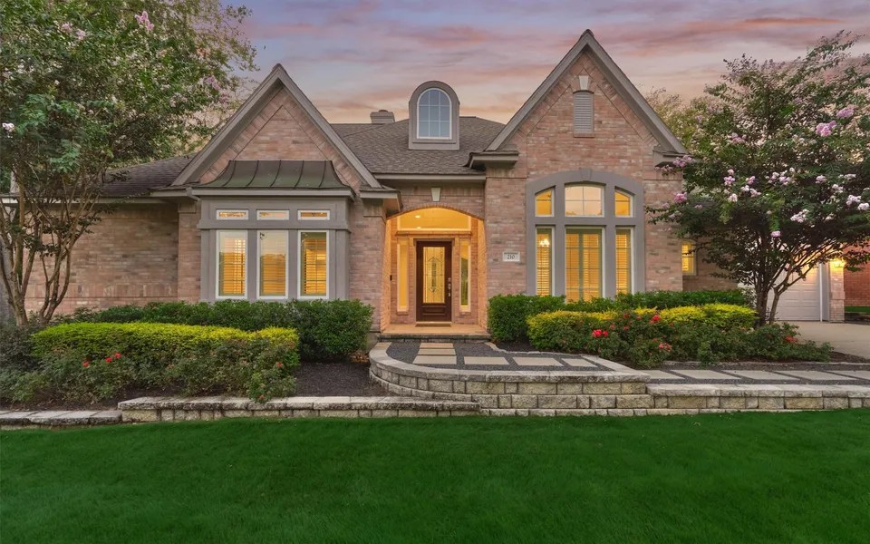 210 Victoria Ct, Montgomery, TX 77356 535,000