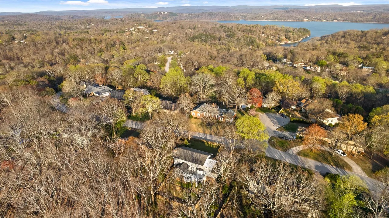 For Sale 1717 Colonial Shores Dr, Hixson, TN 37343