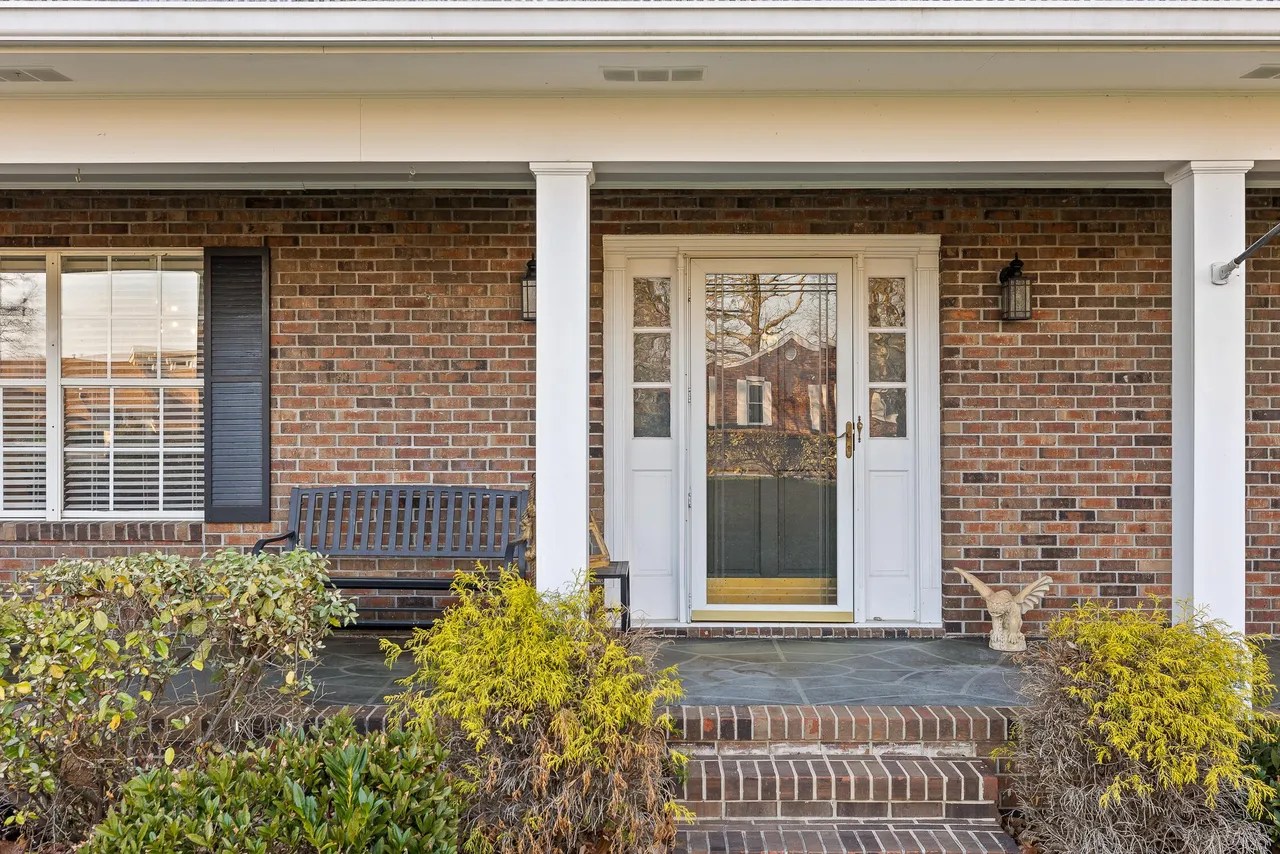 For Sale 1717 Colonial Shores Dr, Hixson, TN 37343