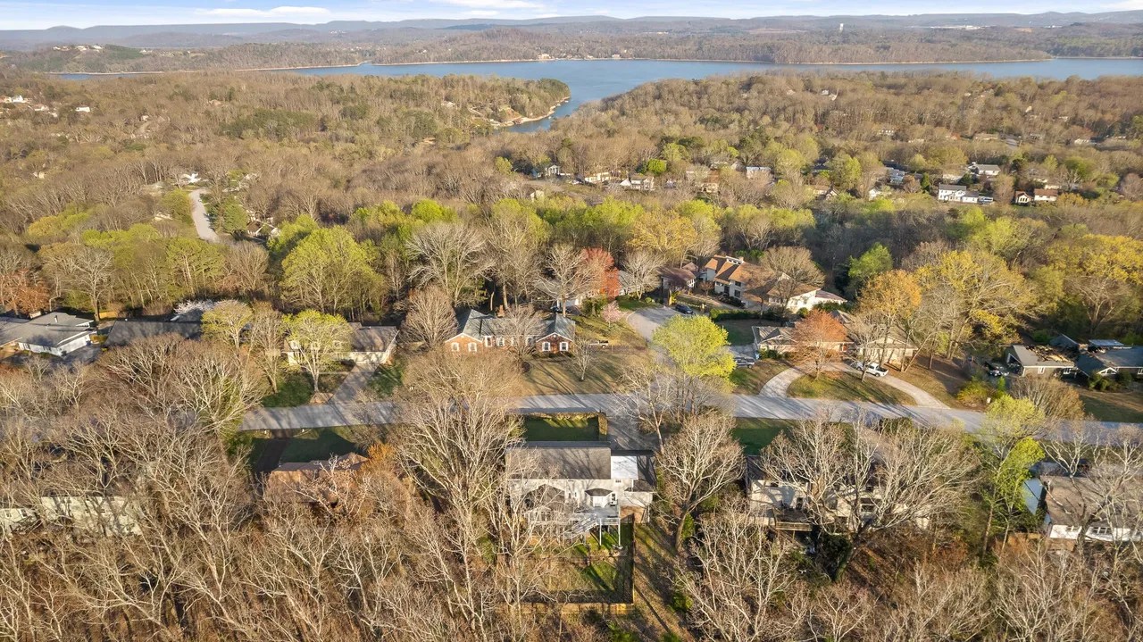 For Sale 1717 Colonial Shores Dr, Hixson, TN 37343