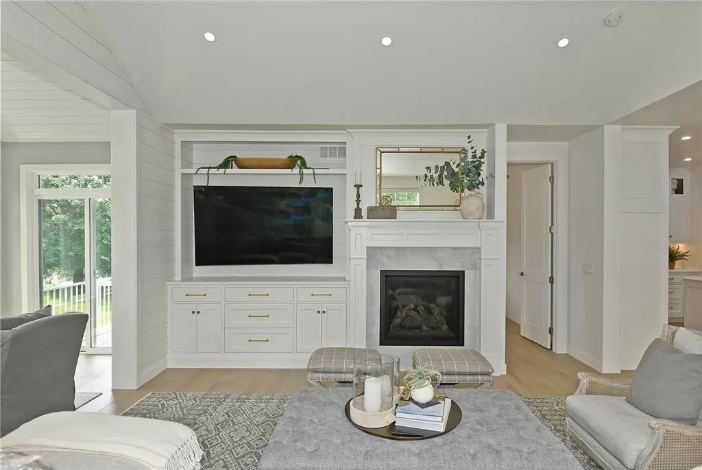 1123 Shumway Ct, Faribault, MN 55021