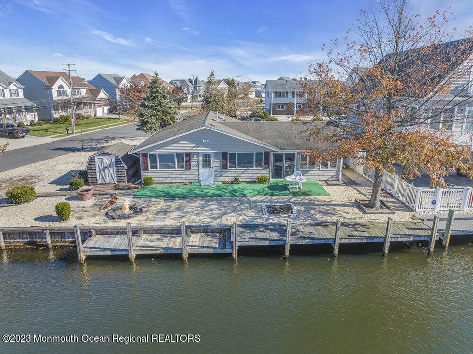 105 Green Island Rd, Toms River, NJ 08753