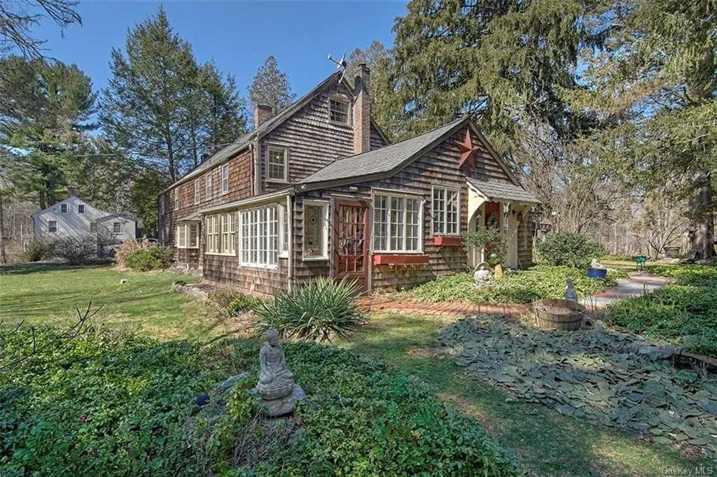 504 Millwood Rd, Mount Kisco, NY 10549