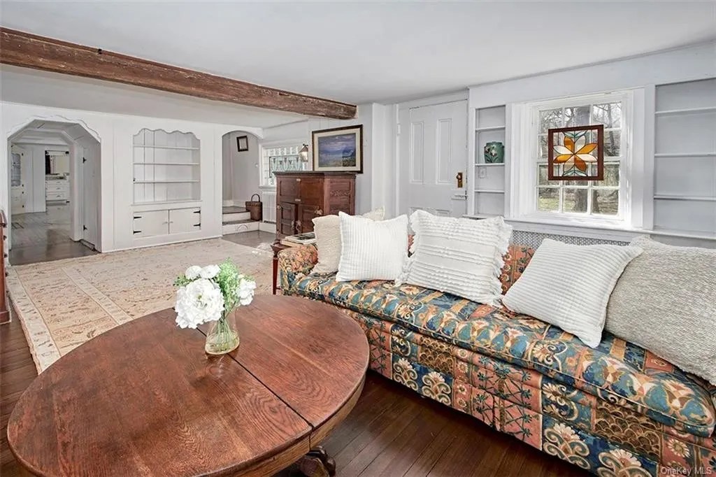 504 Millwood Rd, Mount Kisco, NY 10549