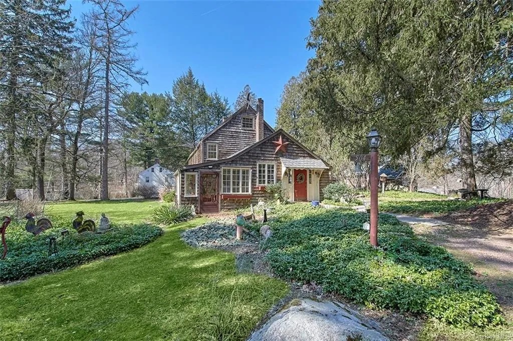 504 Millwood Rd, Mount Kisco, NY 10549