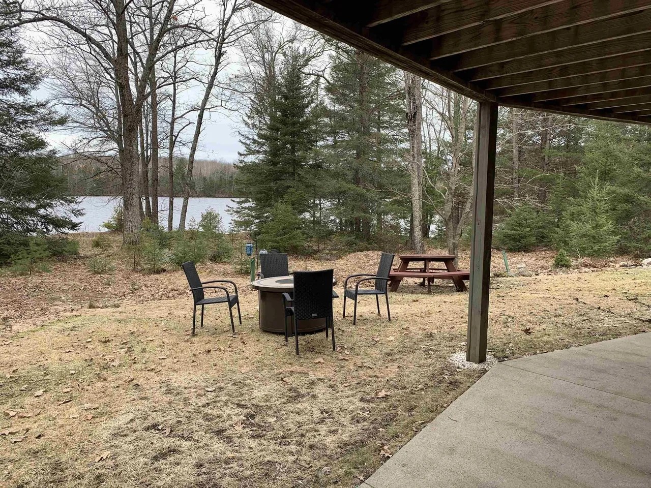 W10071 Menominee Trl, Daggett, MI 49821