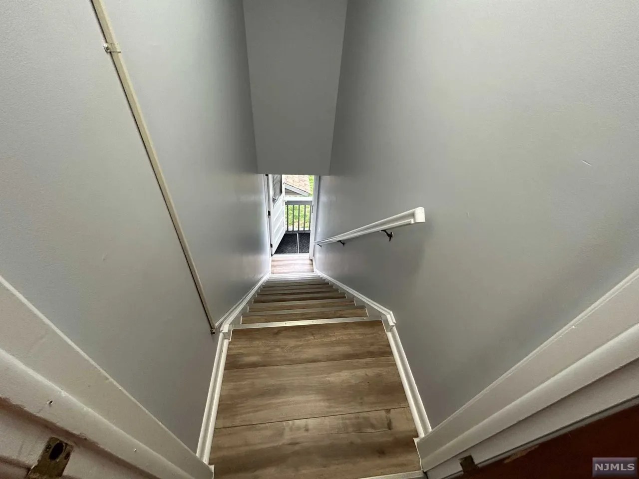 689 Lafayette Ave, Hawthorne, NJ 07506