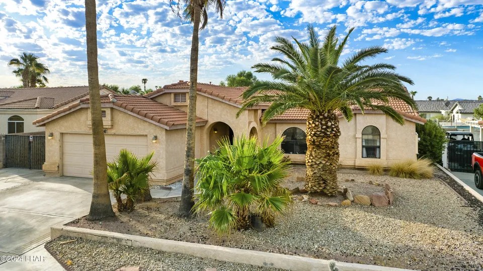 2006 E Hammer Ln, Fort Mohave, AZ 86426 290,000