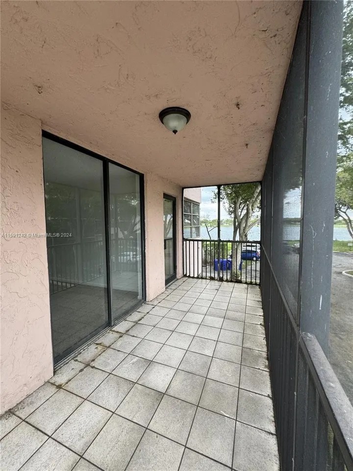 Apartment 20850 San Simeon Way Unit 2095, Miami, FL 33179