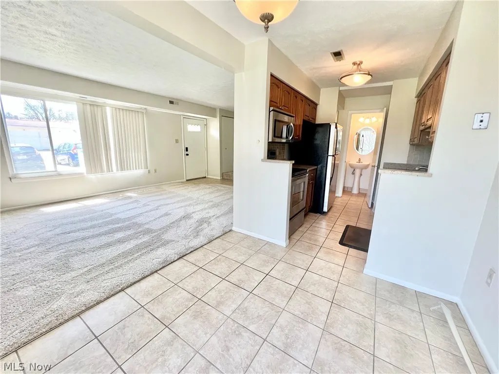 For Sale 2080 Higby Dr, Stow, OH 44224