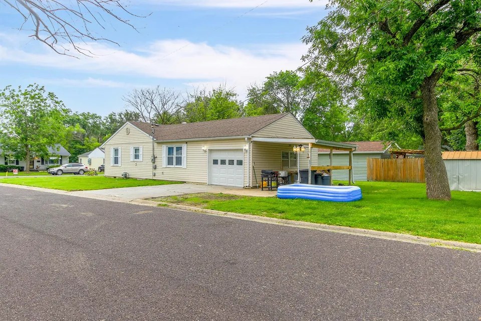 For Sale 1 Marine Dr, Mexico, MO 65265