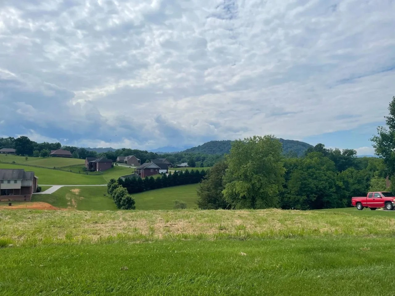 For Sale 1320 Ellendale Cv, Sevierville, TN 37862