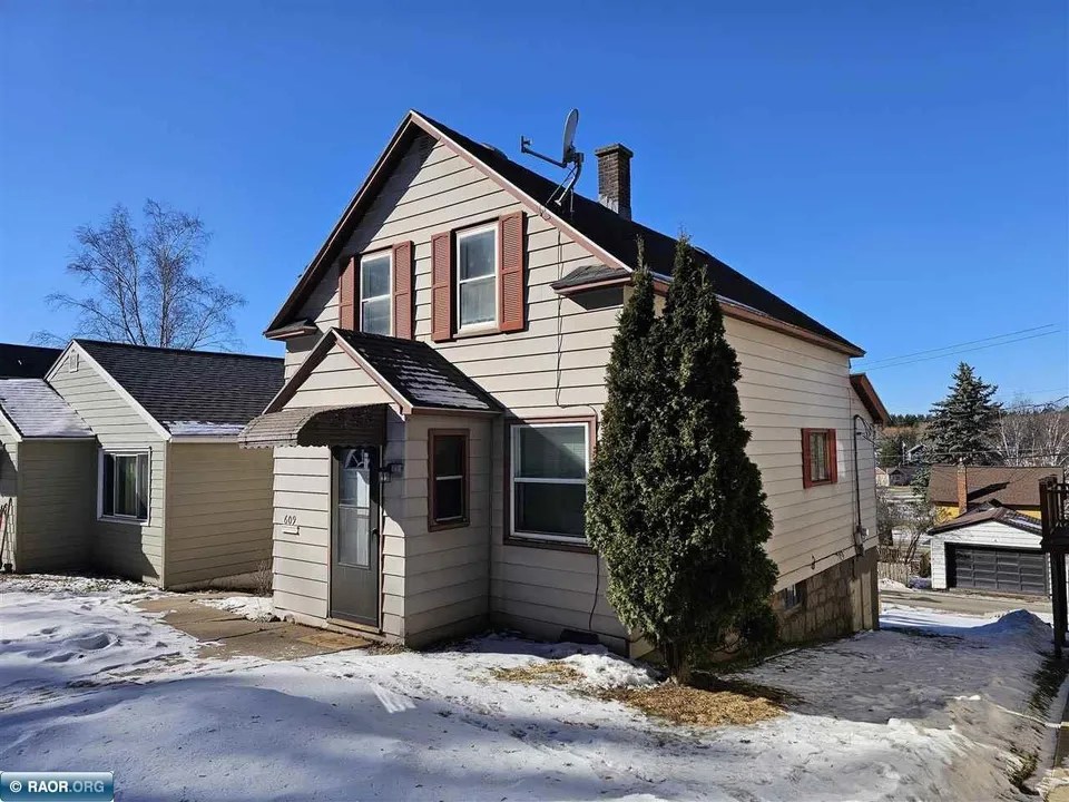 609 North Ct, Eveleth, MN 55734
