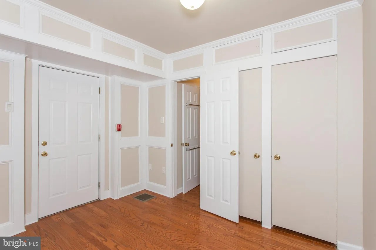 2211 Pine St Apt 1, Philadelphia, PA 19103