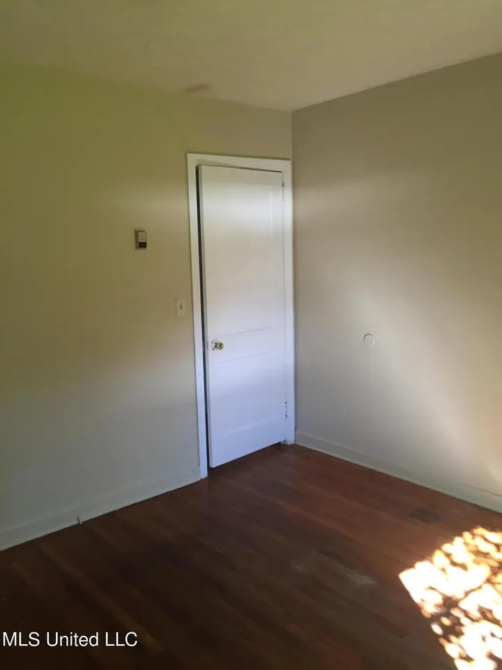 For Sale 2969 Fairhill Dr, Jackson, MS 39212