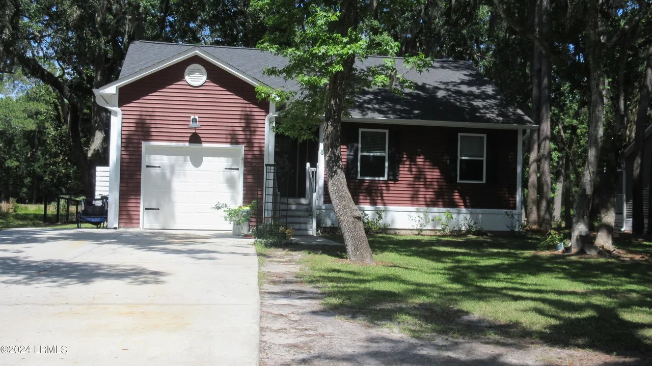 8 Canopy Ln, Saint Helena Island, SC 29920