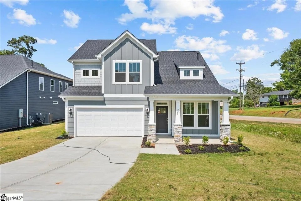 725 Beech Dr, Seneca, SC 29678