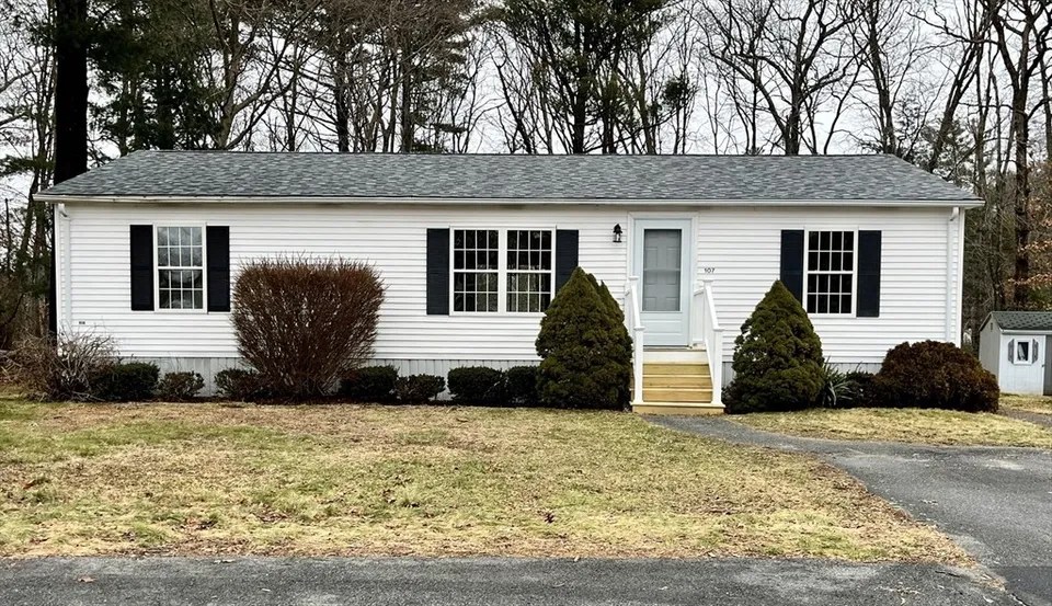 50 Highland St Unit 107, Taunton, MA 02780