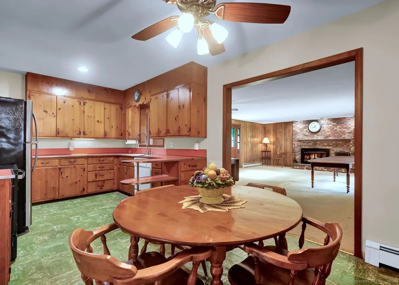 232 Linley Dr, Fairfield, CT 06825