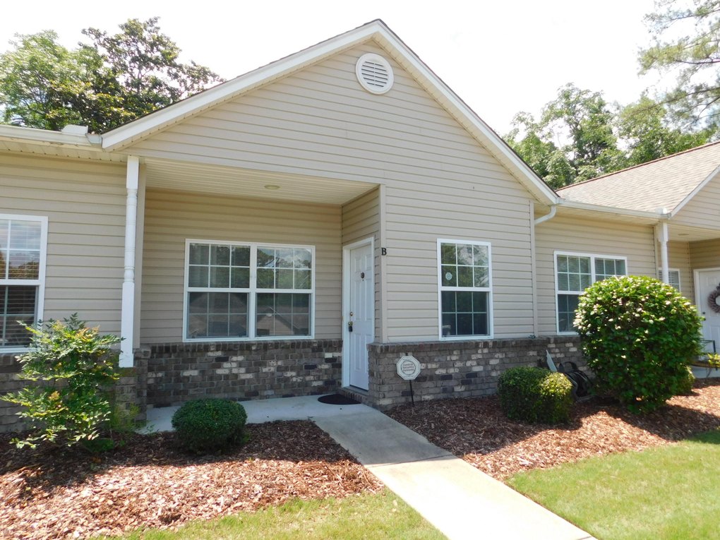 101 E Rhode Island Ave Apt B, Southern Pines, NC 28387