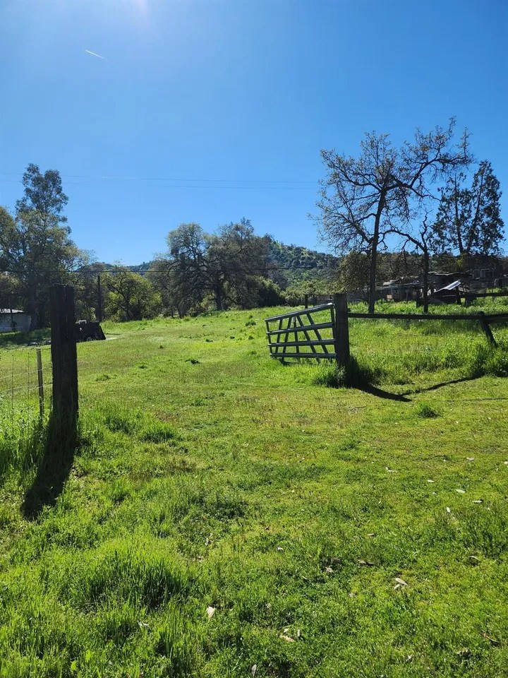 25604 Auberry Rd, Clovis, CA 93619