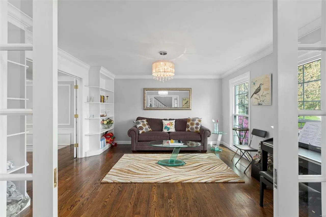 12116 Carberry Pl, Town and Country, MO 63131