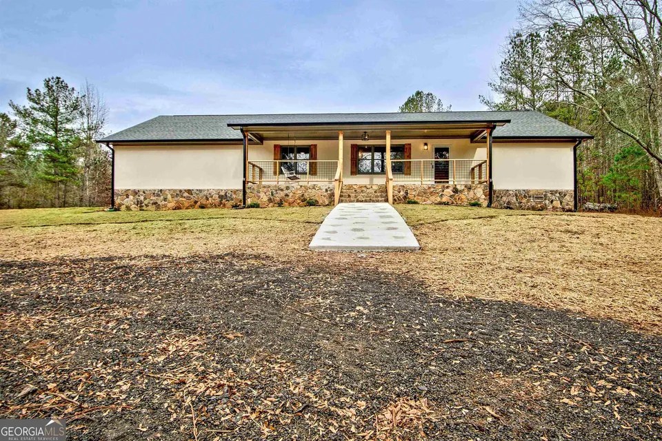2752 Poplar Rd, Sharpsburg, GA 30277