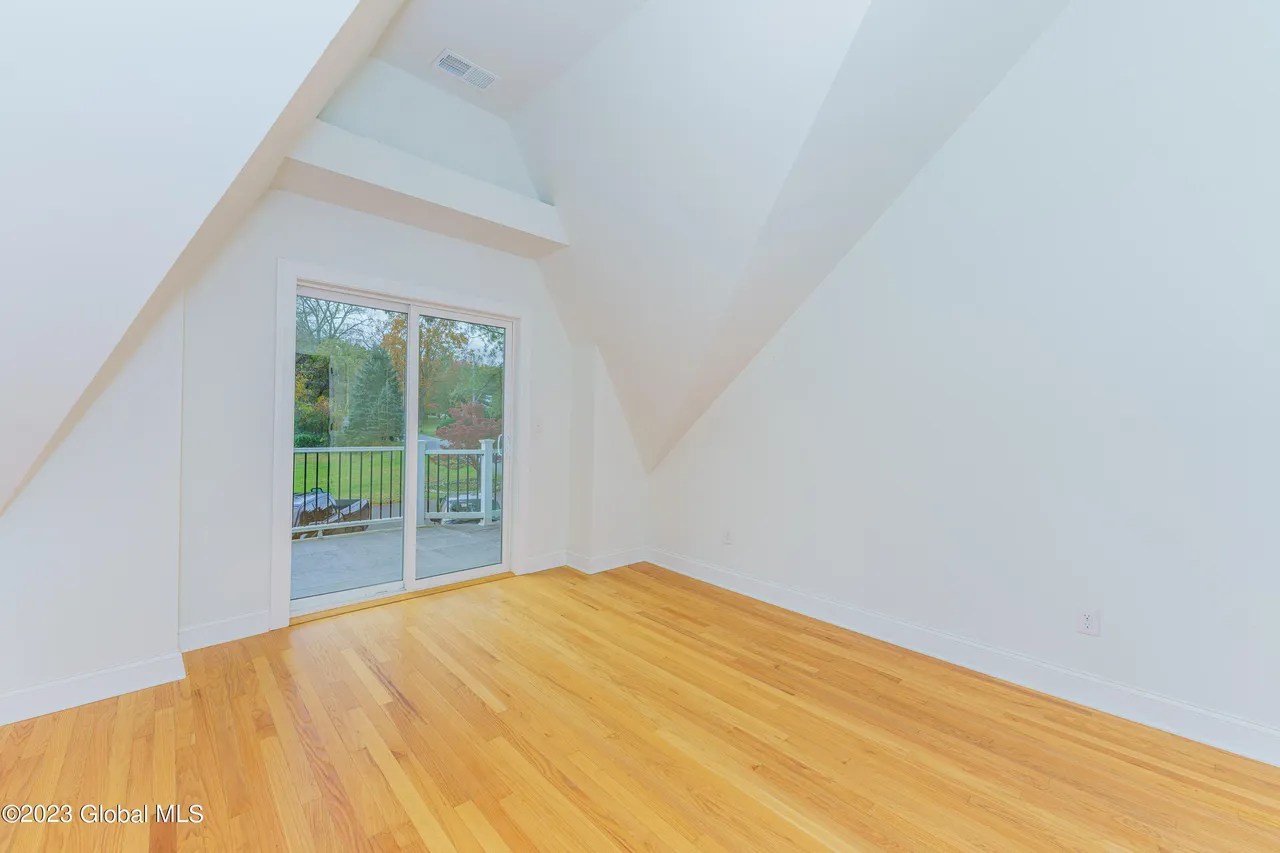 For Sale 36 Cole Ln, Troy, NY 12180