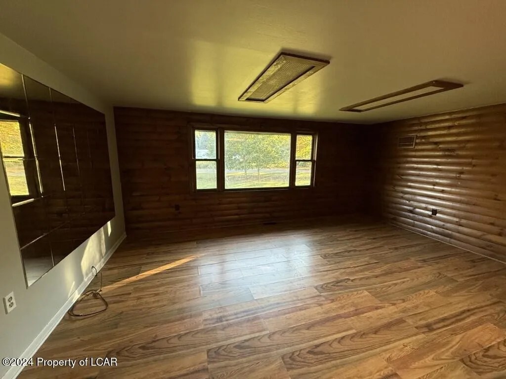 Apartment 670 Mooretown Rd, Sweet Valley, PA 18656