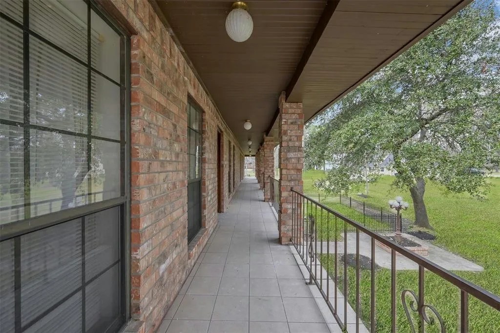 For Sale 14464 Charred Oaks Dr, Willis, TX 77318