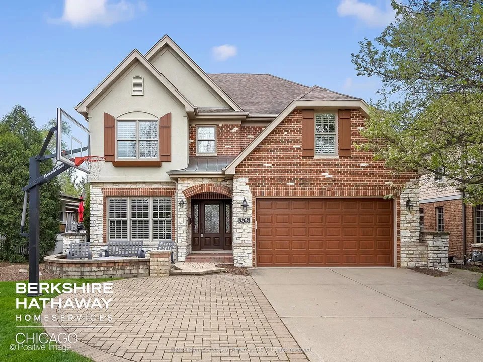 808 S Colfax Ave, Elmhurst, IL 60126