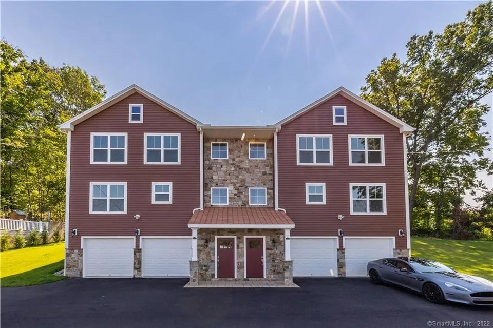 974 Deming Rd, Berlin, CT 06037