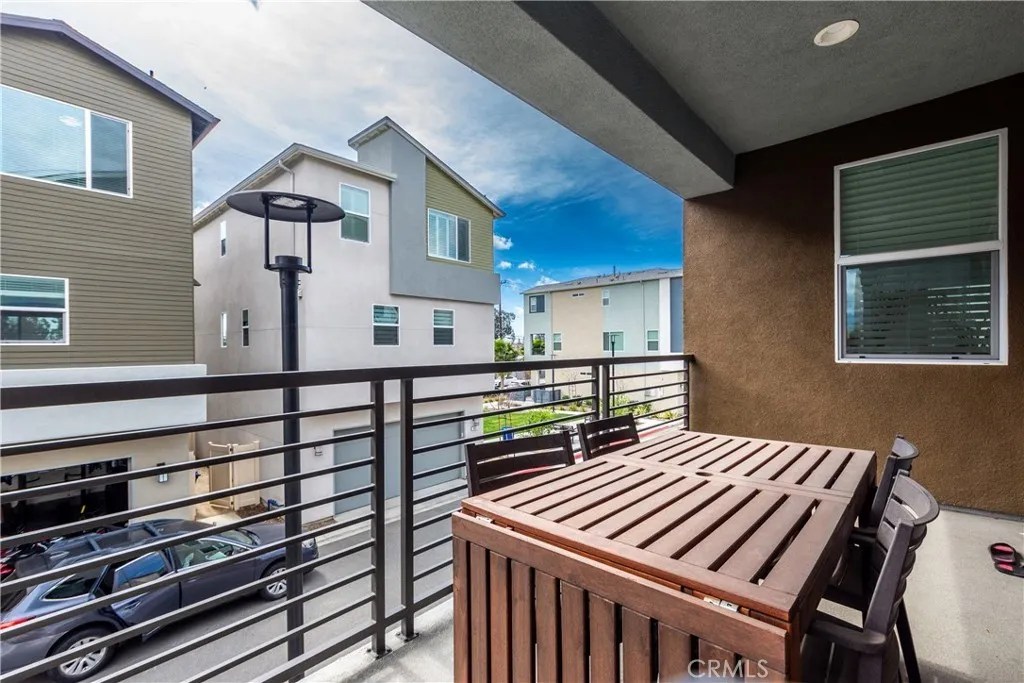 For Sale 2118 Lacy Crossing Dr, Santa Ana, CA 92701