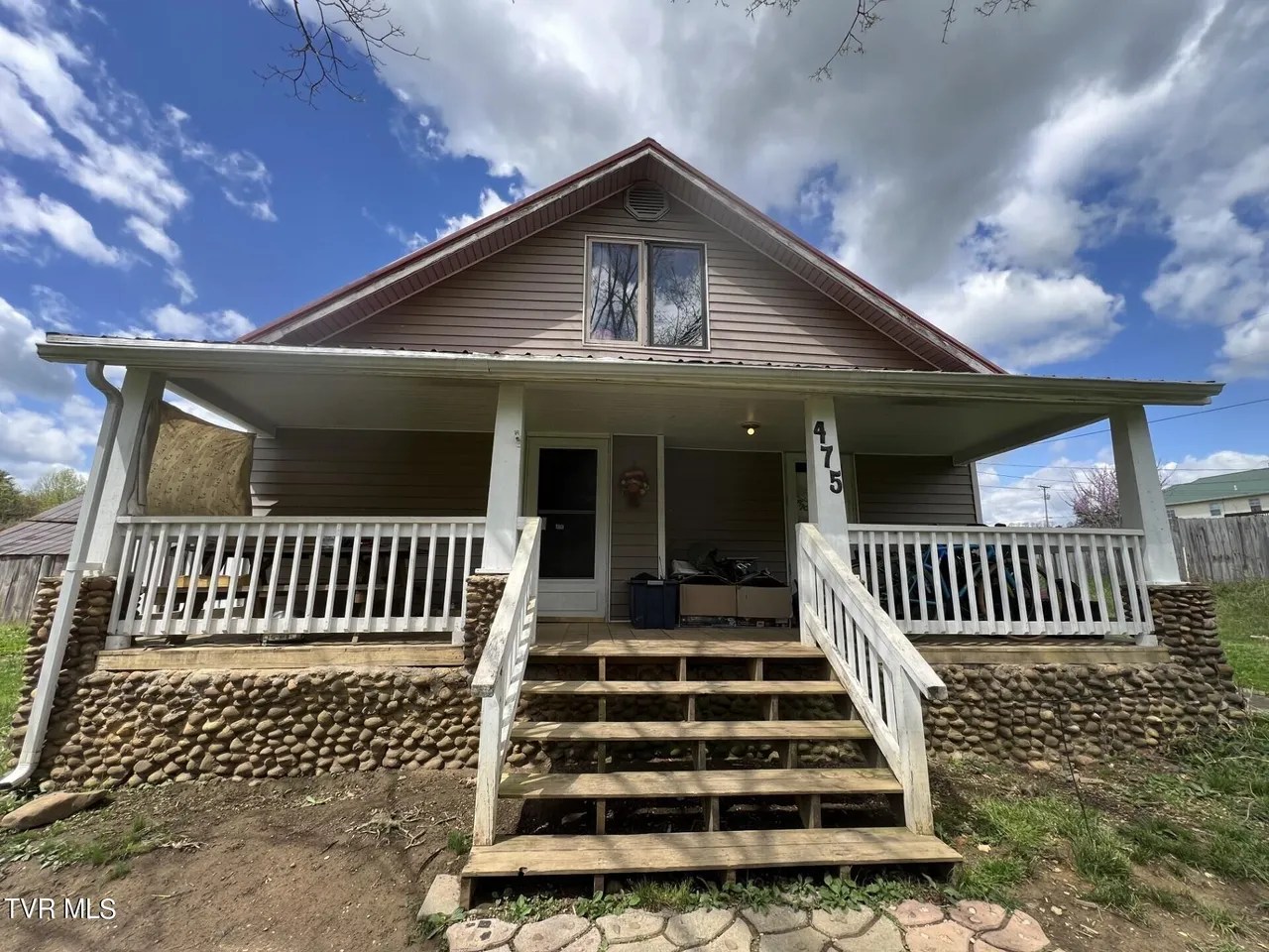 475 Kinser Park Ln, Greeneville, TN 37743