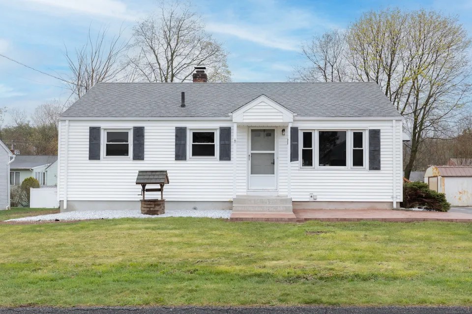 158 Round Hill Rd, Meriden, CT 06450