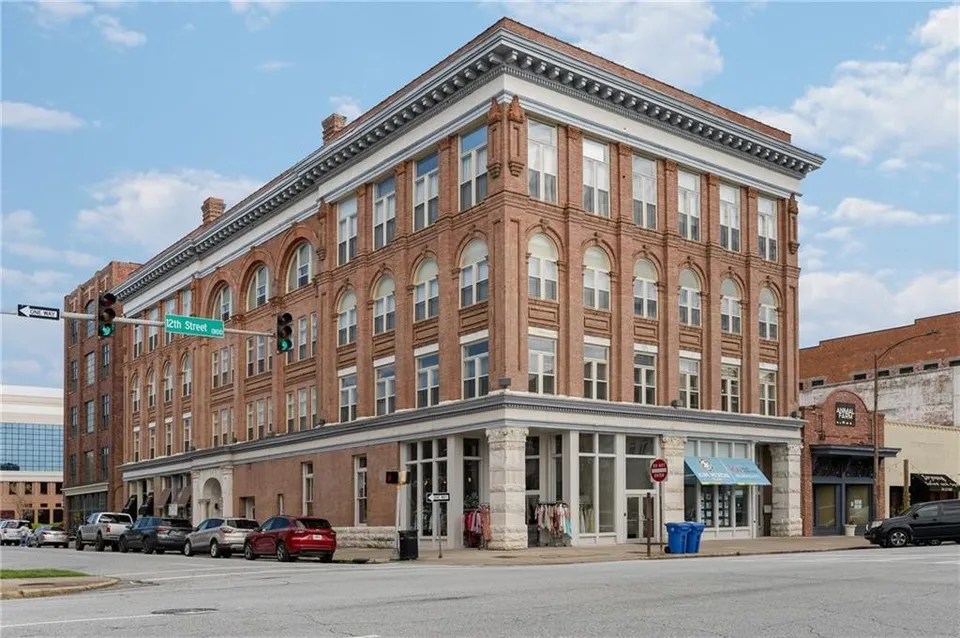 1204 1st Ave Apt 201, Columbus, GA 31901 189,900