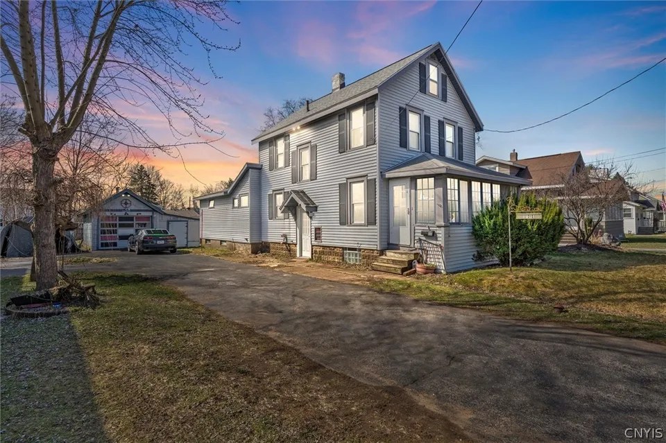 For Sale 111 Shaver Ave, Syracuse, NY 13212