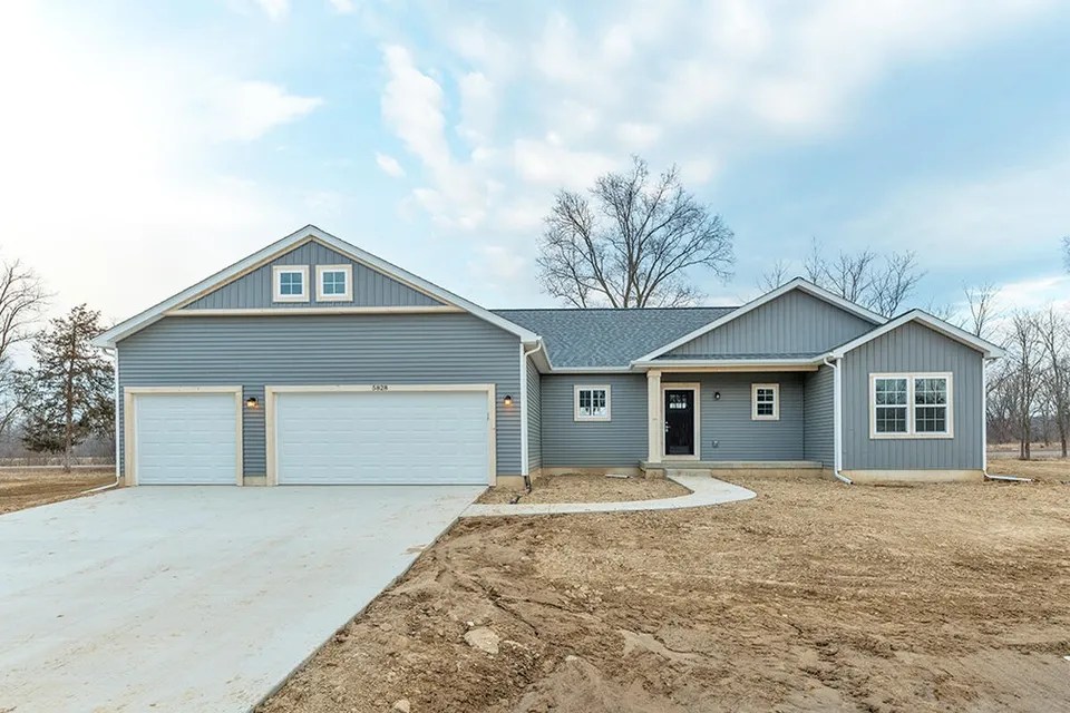 5828 Patricia Ln, Clarklake, MI 49234