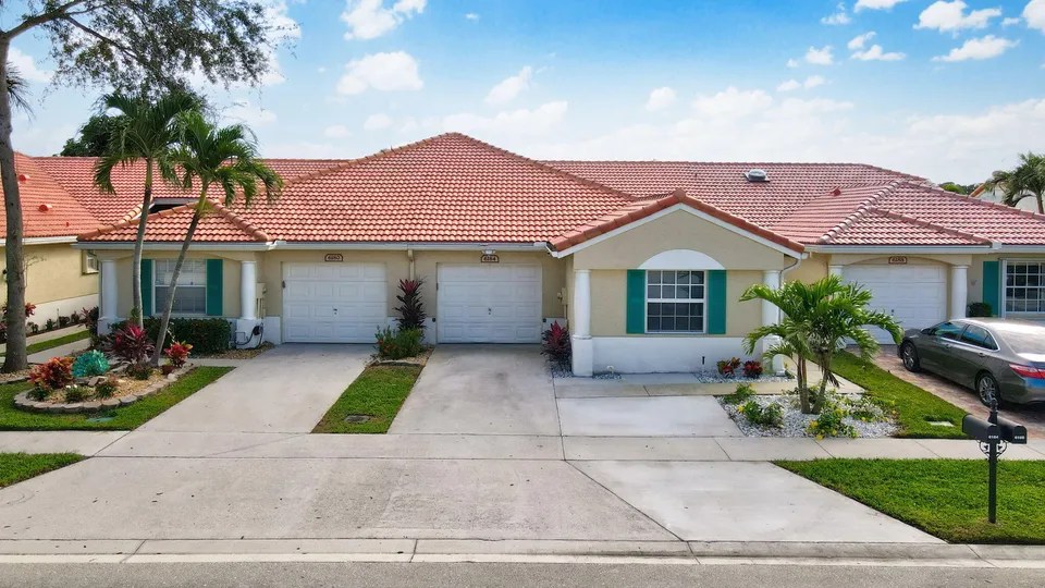 6184 Floral Lakes Dr, Delray Beach, FL 33484