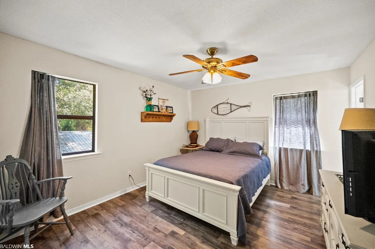 11047 Mockingbird Ln, Fairhope, AL 36532