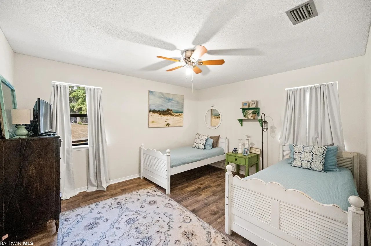 11047 Mockingbird Ln, Fairhope, AL 36532