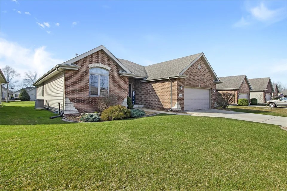 2636 Seberger Dr, Highland, IN 46322