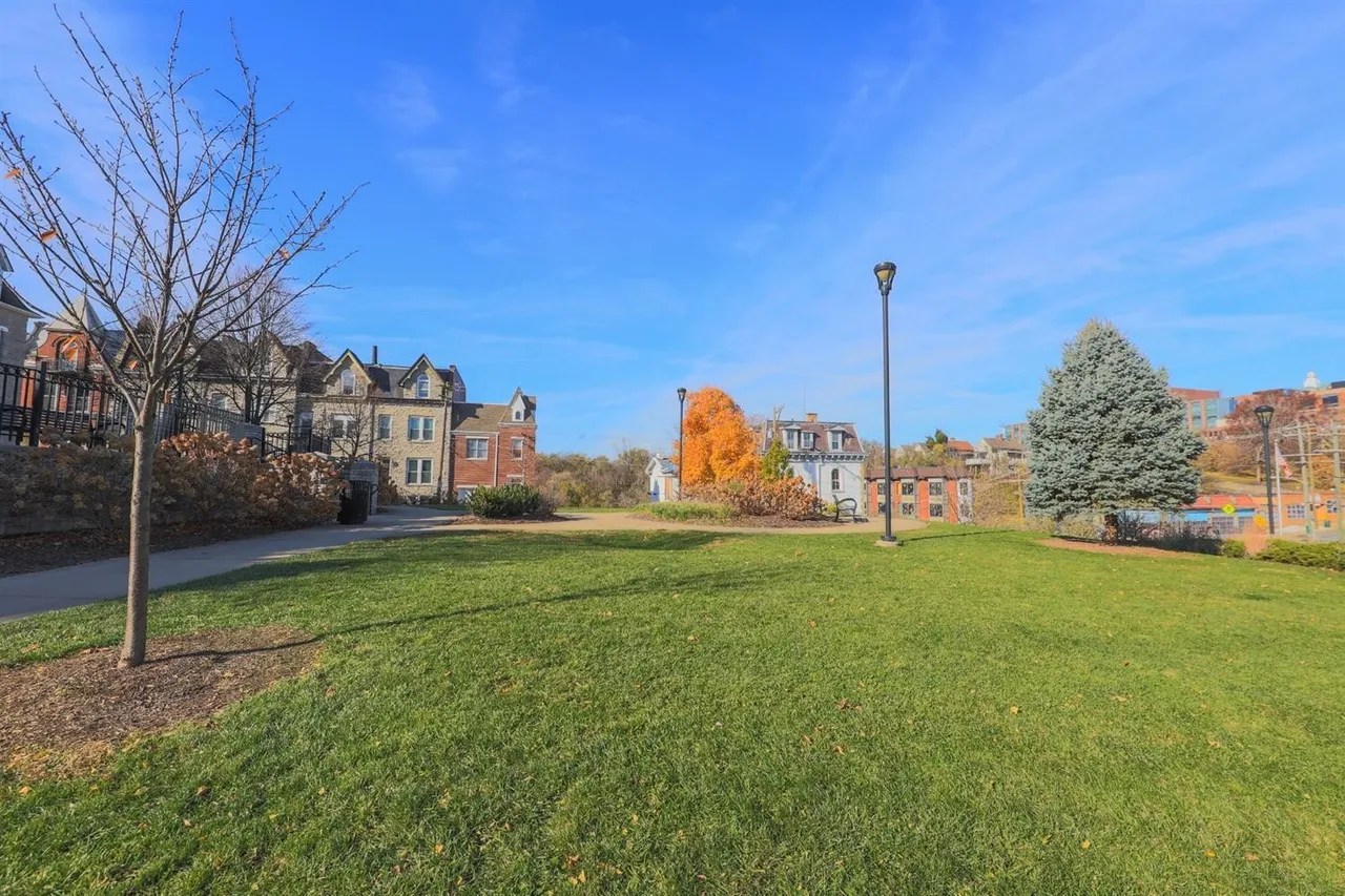 For Sale 1948 Bigelow St Unit 3, Cincinnati, OH 45219