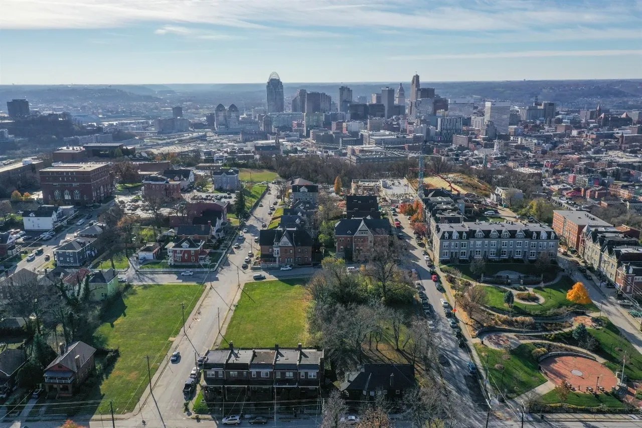 For Sale 1948 Bigelow St Unit 3, Cincinnati, OH 45219