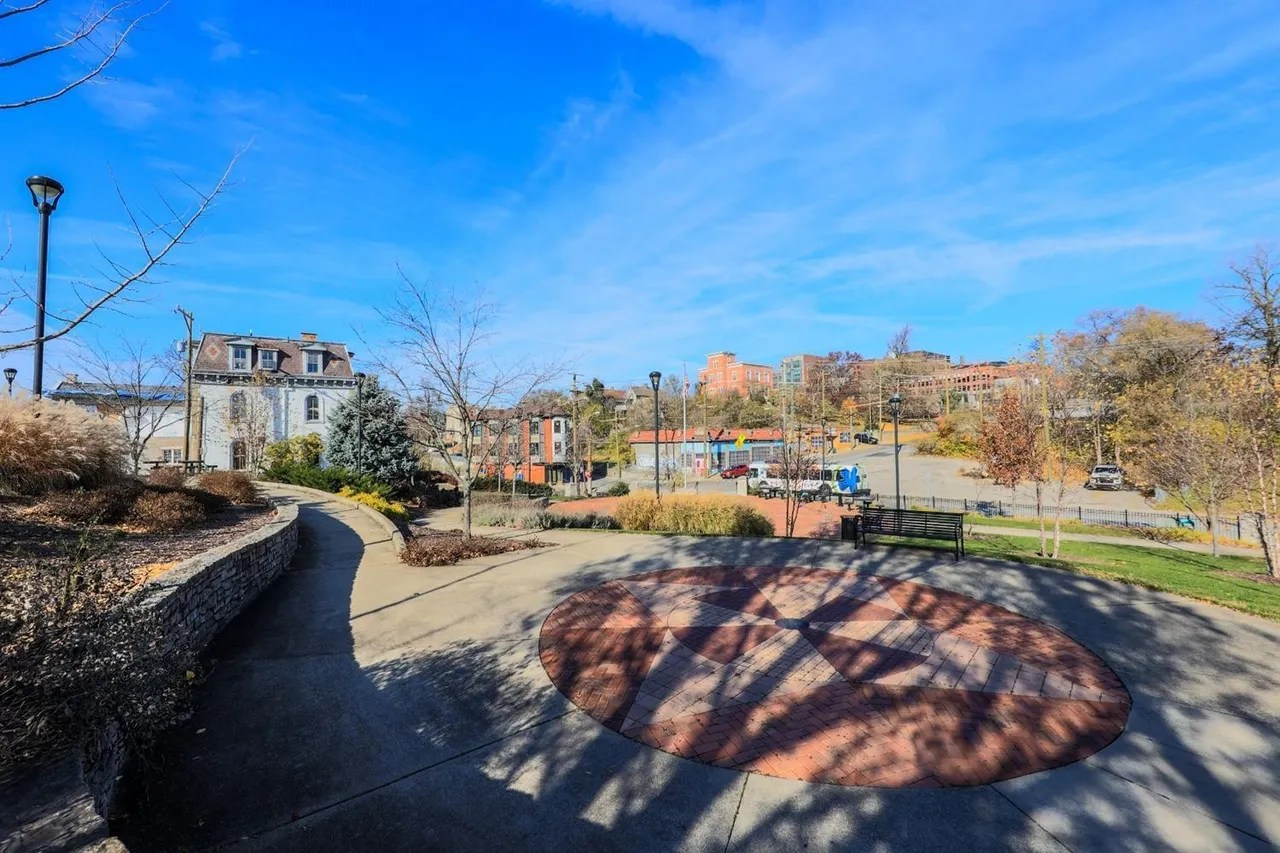 For Sale 1948 Bigelow St Unit 3, Cincinnati, OH 45219