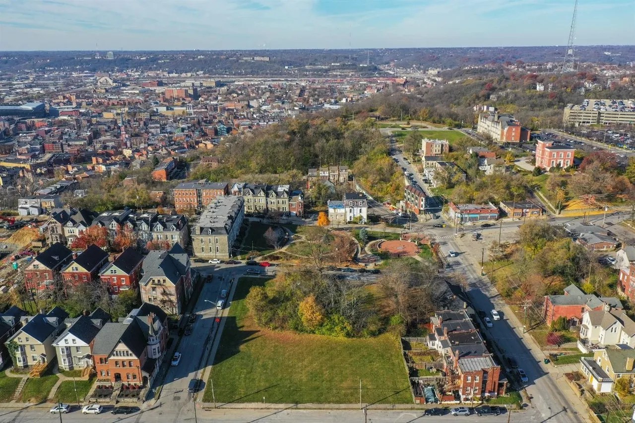 For Sale 1948 Bigelow St Unit 3, Cincinnati, OH 45219