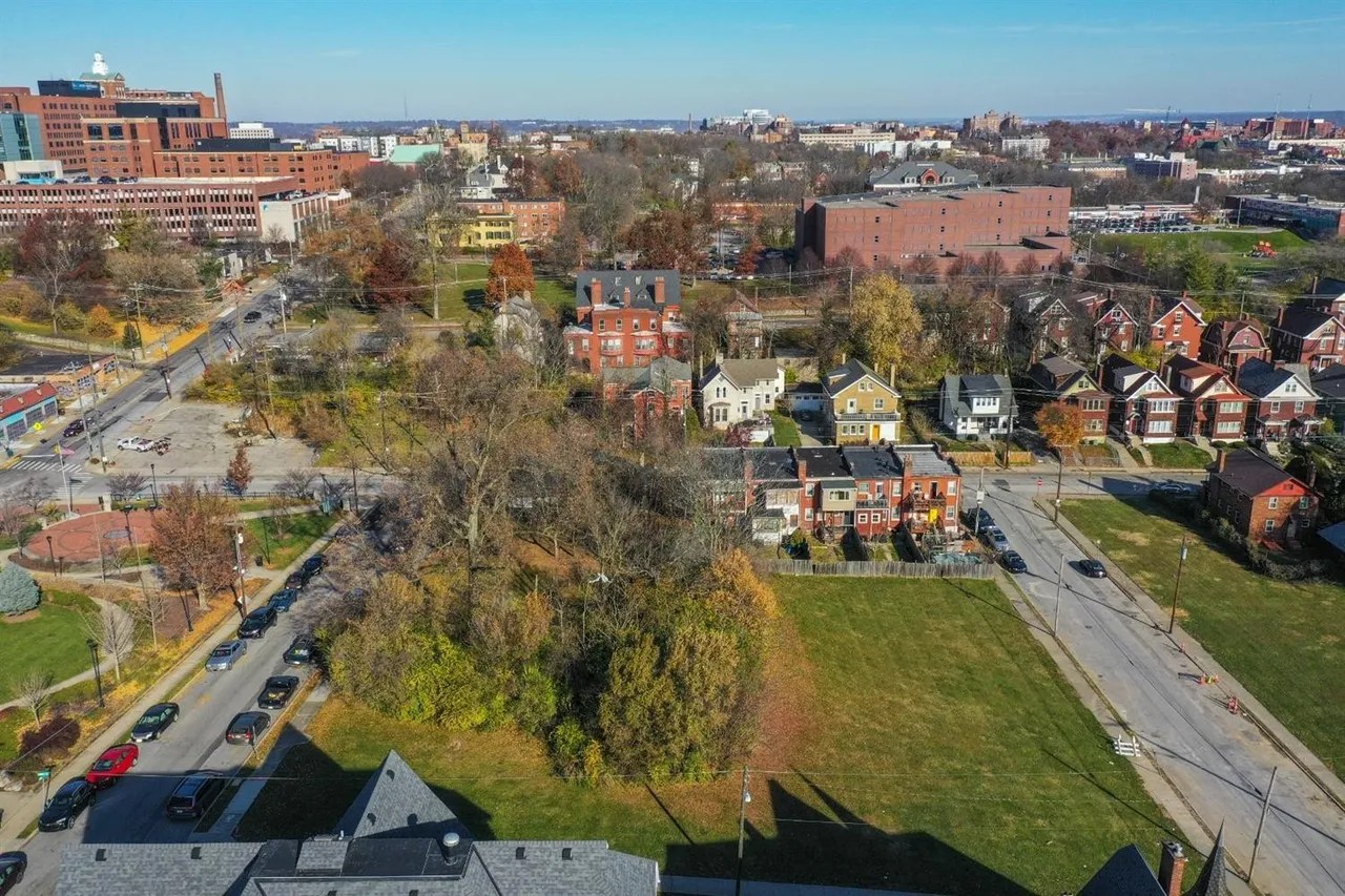 For Sale 1948 Bigelow St Unit 3, Cincinnati, OH 45219